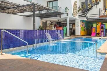 Hotel & Apartamentos Neptuno