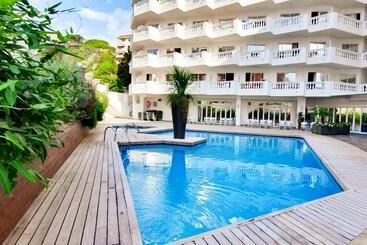 Hotel Bernat II  4* Sup