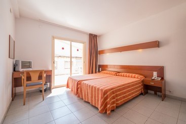 هتل Montpalau