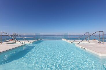 Отель Iberostar Waves Bahía de Palma - Adults Only