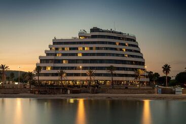 هتل Me Sitges Terramar