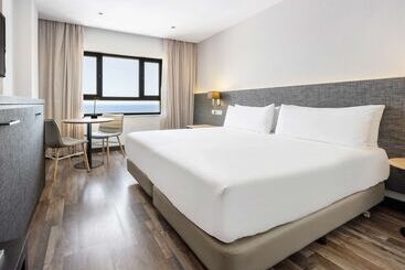 Hotel Cádiz Paseo del Mar, Affiliated by Meliá