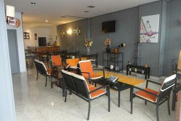 هتل Jeys Villamarta Jerez