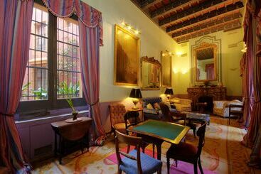 هتل Casa De Carmona