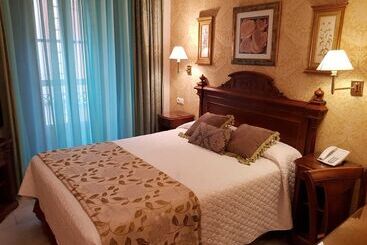 هتل Europa Boutique Sevilla