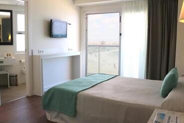 Hotel Golden Donaire Beach