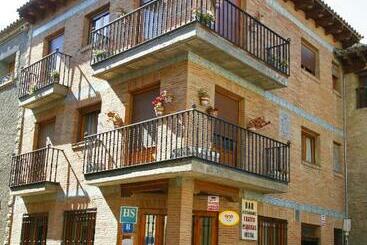 هتل Hostal Cuatro Esquinas