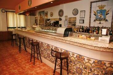 هتل Hostal Cuatro Esquinas