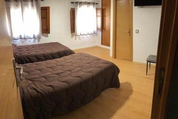 هتل Hostal El Arco