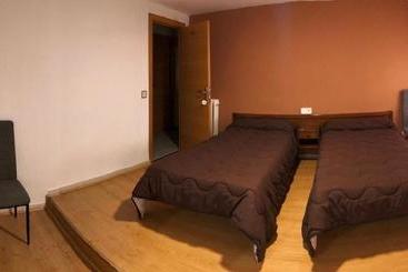 هتل Hostal El Arco