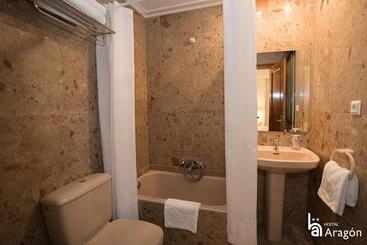 هتل Hostal Aragón