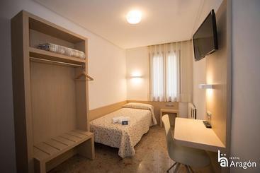 هتل Hostal Aragón