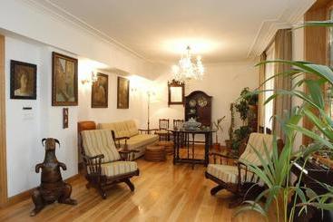 هتل Hostal Aragón