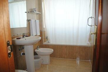 هتل Hostal El Mirador