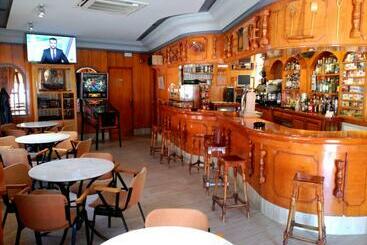 هتل Hostal Romi