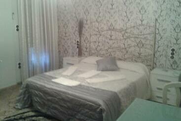 هتل Hostal Texas 2
