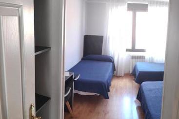 هتل Hostal Vitorina