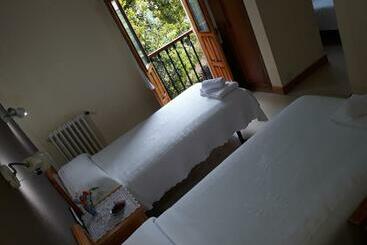 هتل Hostal Rural El Campito