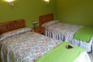 هتل Hostal Rural El Campito