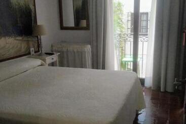 هتل Hostal Gran Capitan