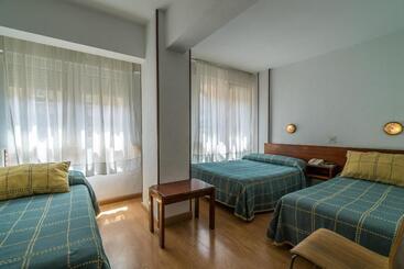 هتل Hostal Liebana