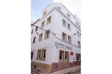 کلبه Hostal La Isla