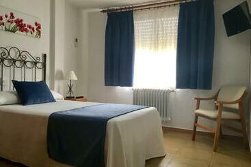 هتل Hostal La Noria
