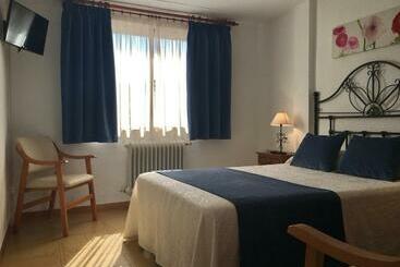 هتل Hostal La Noria