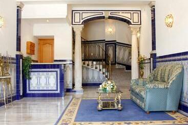 هتل Hostal La Noria