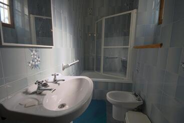 فندق Hostal Miramar