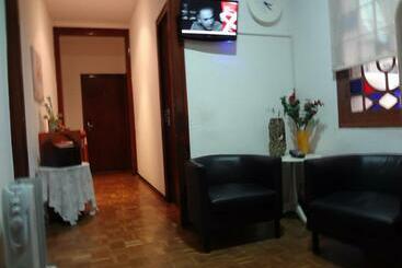 هتل Hostal Lima