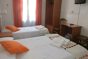 هتل Hostal Lima
