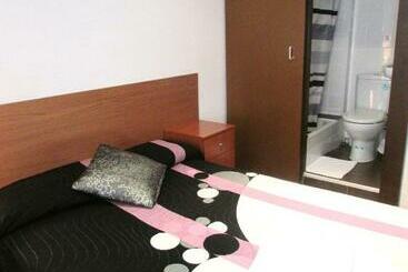 هتل Hostal Lima