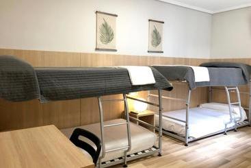 هتل Bearan Bar & Rooms