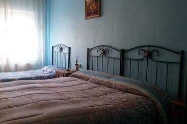 هتل Hostal Restaurante Ceres