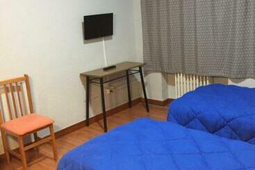 هتل Hostal Rosales
