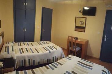 هتل Hostal Guzman El Bueno By Gaiarooms