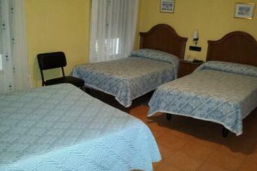 هتل Hostal Guzman El Bueno By Gaiarooms