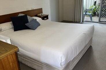 בית מלון כפרי Corlette Palms Motor Inn