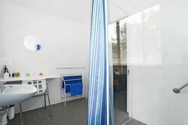 هتل Jacaranda Guest House