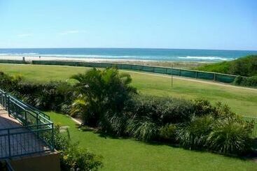 هتل Resorts United Currumbin Sands