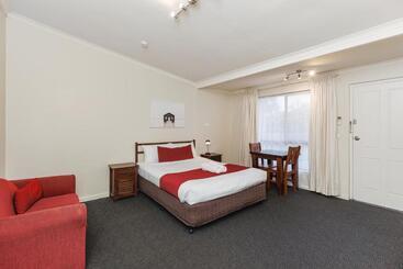 Amaroo Motel Tumuts Best Accommodation