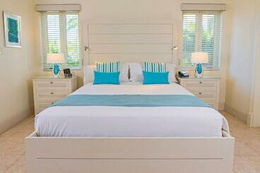 هتل Blue Waters Resort And Spa