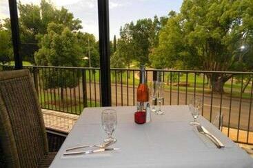 هتل Comfort Inn Grammar View