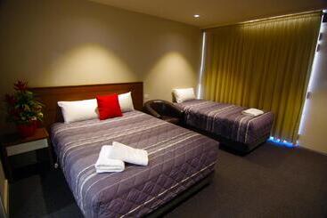 Отель Jane Eliza Motor Inn