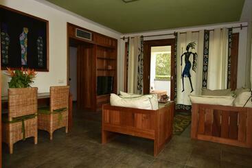 هتل Club Du Lac Tanganyika