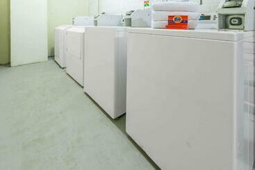 هتل Bedfort Inn & Suites