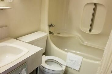 هتل Redwood Motor Inn