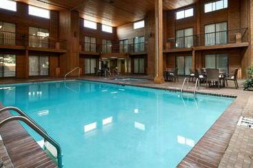 هتل Surestay  By Best Western Chilliwack