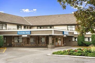 هتل Travelodge  By Wyndham Chilliwack